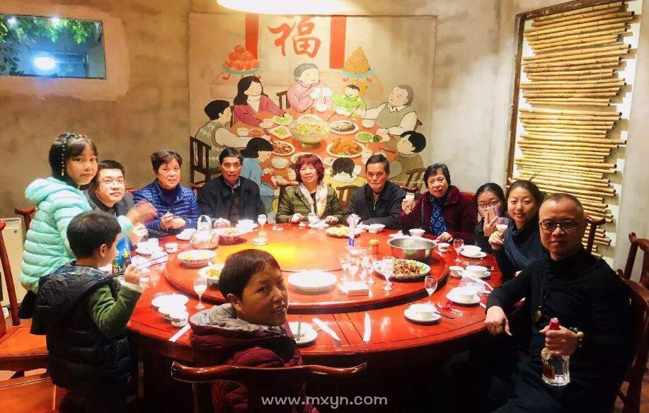 周公解梦梦见很多人(周公解梦梦见很多人跟我要账) 周公解梦梦见很多人(周公解梦梦见很多人跟我要账)