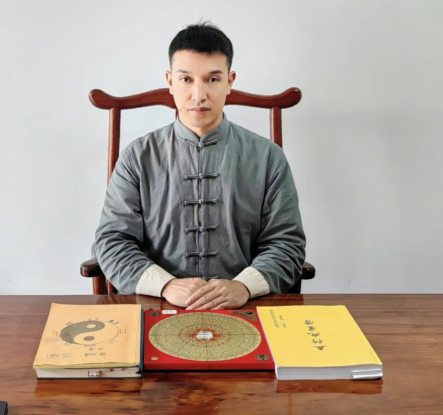 风水师图片现场勘测图片